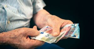 Συντάξεις-Αναδρομικά: «Δώρο Πάσχα» έως 50.000 ευρώ σε συνταξιούχους