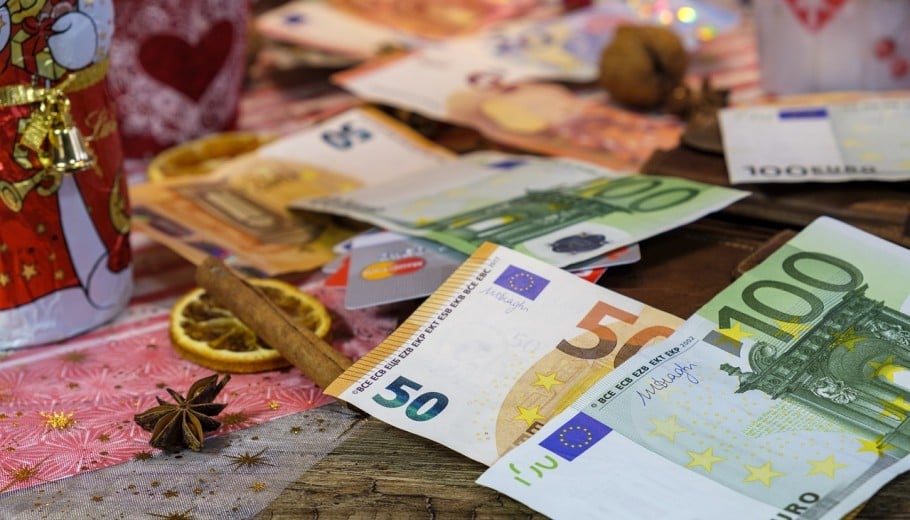 Έκτακτη επιταγή ακρίβειας 2024: Ποιοι θα πάρουν 100-200 ευρώ