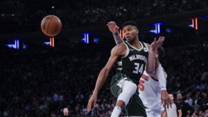 NBA: Ηττήθηκαν οι Μπακς του Γιάννη Αντετοκούνμπο