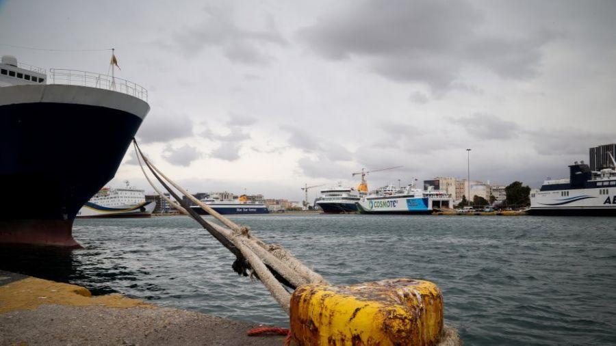 Πλοία: Ακύρωση δρομολογιών από Πειραιά, Ραφήνα και Λαύριο