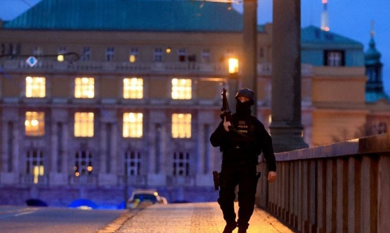 Πράγα: 15 οι νεκροί από επίθεση σε Πανεπιστήμιο της πόλης