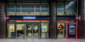 Αλλάξτε τράπεζα και κερδίστε 4% στα ψώνια – Παράδειγμα με συν 280 ευρώ