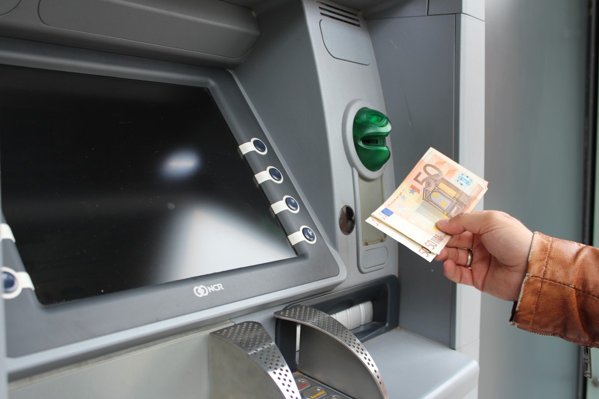 Μεγάλη αλλαγή στα ATM για όλους - Πως κερδίζουμε χρήματα