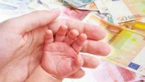 Τεράστια αύξηση στο επίδομα γέννησης – Αναδρομική πληρωμή
