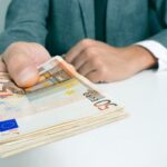Κατώτατος μισθός: Αύξηση στα 1000 ευρώ – Πότε θα τα πάρετε