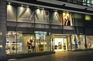 Zara: Μόλις με 40 ευρώ – Το στιλάτο τζάκετ που γίνεται το πρώτο πανωφόρι της άνοιξης