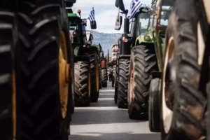 Αγρότες: Δεκάδες λεωφορεία ετοιμάζονται για Αθήνα