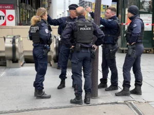 Παρίσι: Δε θεωρείται τρομοκρατική ενέργεια η επίθεση με μαχαίρι