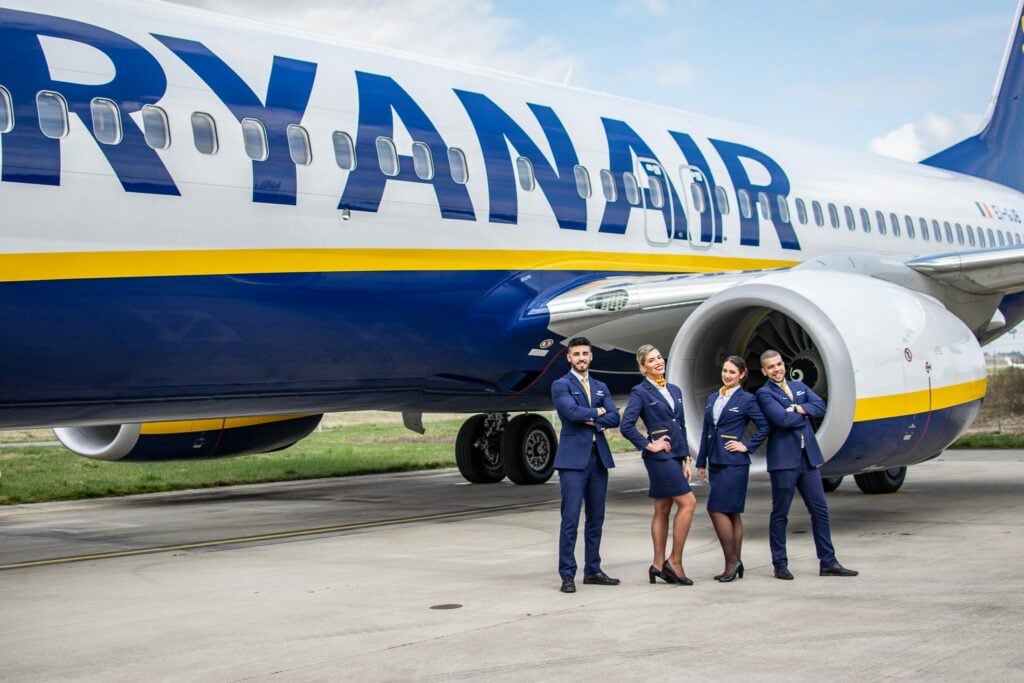 Ryanair: «Κόβει» πτήσεις ξαφνικά, τι θα γίνει με τα εισιτήρια