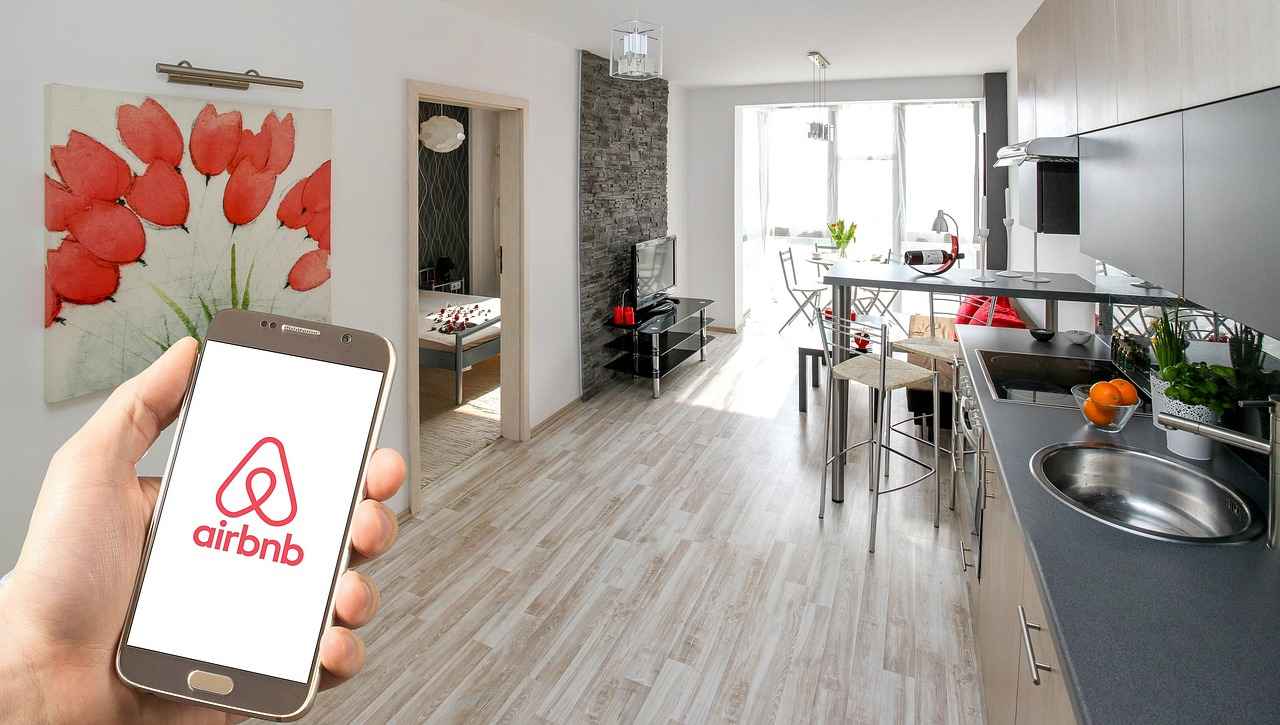 Νέες αλλαγές στο Airbnb - Τι θέλει να φέρει η κυβέρνηση