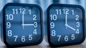 Αλλαγή ώρας 2024: Τι πρέπει να κάνουμε όλοι σήμερα το βράδυ στα ρολόγια