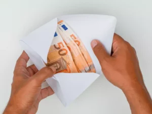 Σημαντικό επίδομα στα 650 ευρώ: Το παίρνεις αν έχεις τόσα ένσημα