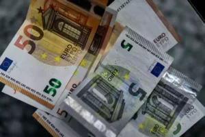 «Ειδικό» Δώρο Πάσχα 2024: Στα ΑΤΜ σήμερα 487 ευρώ – Ποιοι πληρώνονται