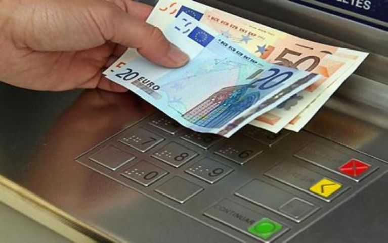 Μπαίνουν λεφτά από Δευτέρα 10/6 στα ATM – Ποιοι πάνε ταμείο
