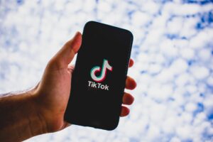 Προσοχή! Αυτή είναι η νέα απάτη στο TikTok