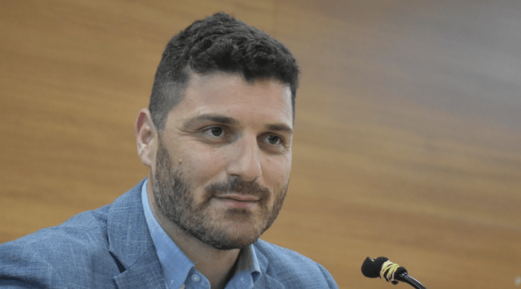 Τεμπονέρας για ΣΥΡΙΖΑ: Παρακολουθούμε την αυτοδιάλυσή του