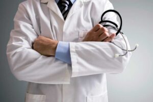 Θεσσαλονίκη: Γιατρός ζήτησε 5.000 ευρώ για καρδιολογική επέμβαση