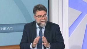 Β. Οικονόμου: Έως το 2026 περίπου 1.400 κάμερες στα φανάρια