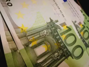Επίδομα 400 ευρώ: Άνοιξαν οι αιτήσεις – Οι δικαιούχοι