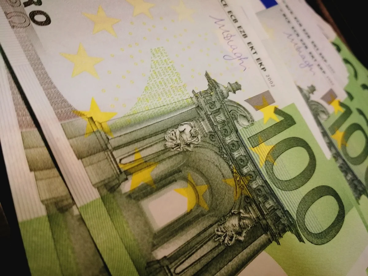 Επίδομα 400 ευρώ: Άνοιξαν οι αιτήσεις - Οι δικαιούχοι