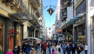 Οι επόμενες Κυριακές με ανοιχτά τα καταστήματα