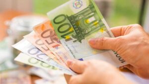 Συντάξεις: Ποιοι παίρνουν αυξήσεις και έκτακτο δώρο τον Δεκέμβριο