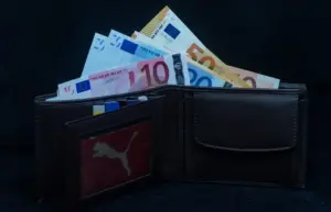 Δώρο Χριστουγέννων 2024: Η μέρα που αλλάζει την ημερομηνία πληρωμής