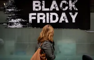 Black Friday: Ποιες Κυριακές θα είναι ανοιχτά τα καταστήματα