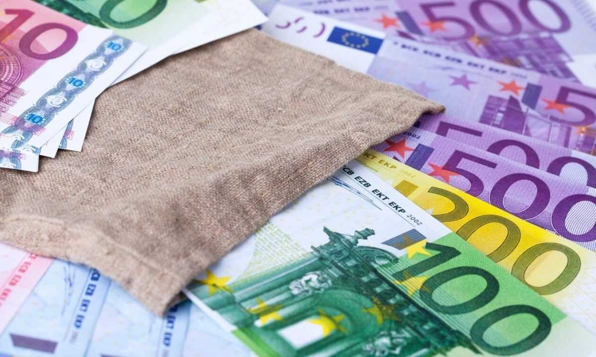Ειδικό εποχικό βοήθημα 2024: Ποιοι παίρνουν μέχρι 1.300 ευρώ