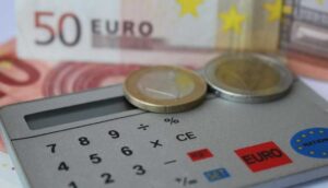 Ελεύθεροι Επαγγελματίες: Για ποιους καταργείται το τέλος επιτηδεύματος
