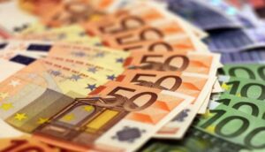 Ξεκίνησαν σήμερα 30/12 οι πληρωμές e-ΕΦΚΑ, ΔΥΠΑ – Ποιοι πάνε ταμείο