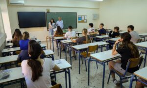 Πανελλήνιες 2025: Ποιο μάθημα δίνουν πρώτο – Πότε ξεκινάνε