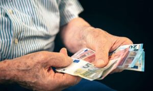 Ανατροπές στις συντάξεις του Δημοσίου: Τι φέρνει η επόμενη μέρα για τους δικαιούχους