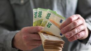 Βγαίνει απόφαση: Αναδρομικά έως 4.000 ευρώ σε 370.000 συνταξιούχους