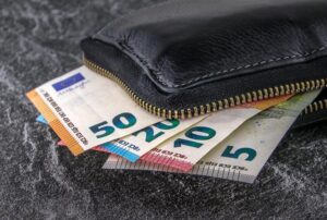 Νωρίτερα στα ΑΤΜ οι συντάξεις Ιανουαρίου 2025 – Ημερομηνίες