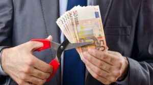 Έχεις αυτό το εισόδημα; Θα σε ελέγξει η Εφορία
