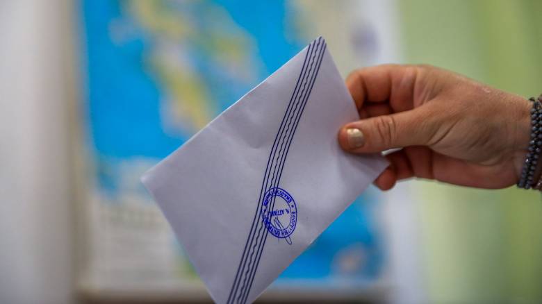 Δημοσκόπηση MRB: Ανεβαίνει η ΝΔ, πέφτει η Πλεύση Ελευθερίας - Πόσο παίρνει το ΠΑΣΟΚ