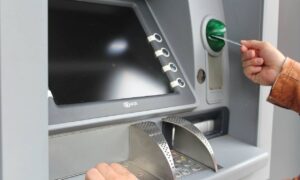 Βρέχει λεφτά σε χιλιάδες από Δευτέρα 16/6 – Ποιοι πάνε στα ΑΤΜ