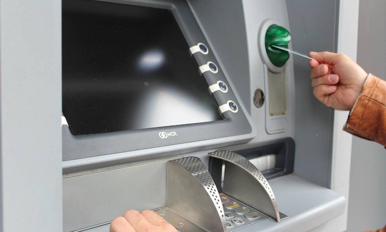 Βρέχει λεφτά σε χιλιάδες από Δευτέρα 16/6 - Ποιοι πάνε στα ΑΤΜ