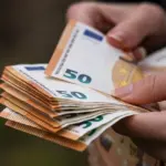 Ζεστό χρήμα από την Περιφέρεια Αττικής σε επιχειρήσεις – Μοιράζει 120 εκ. ευρώ