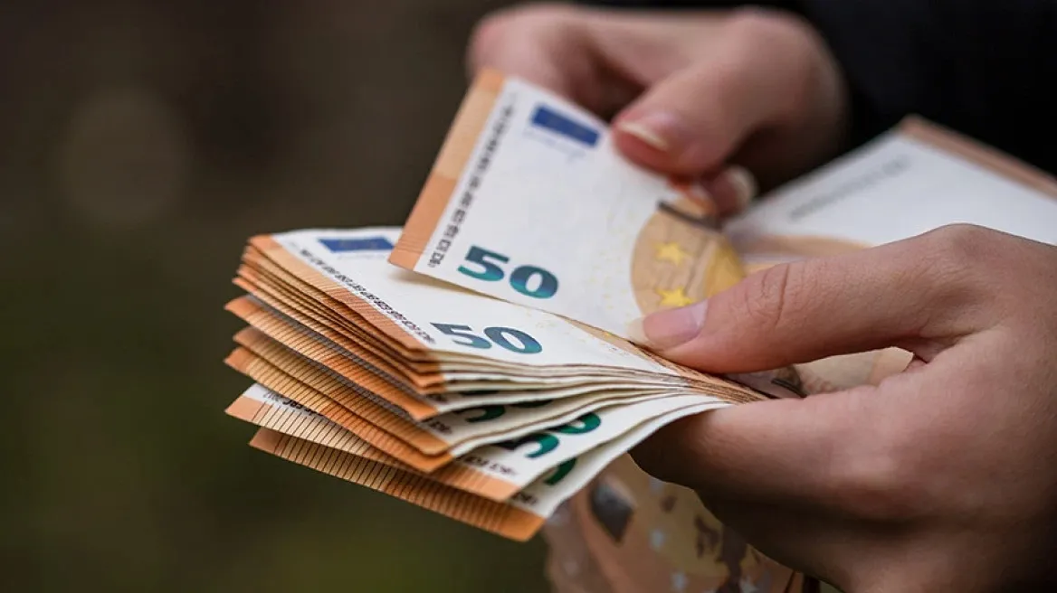 Ζεστό χρήμα από την Περιφέρεια Αττικής σε επιχειρήσεις - Μοιράζει 120 εκ. ευρώ